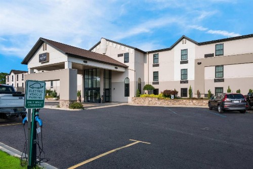 Best Western Plus Grand Castle Inn & Suites Grand Rapids West - image 35