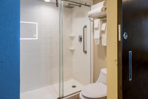Best Western Plus Grand Castle Inn & Suites Grand Rapids West - image 43