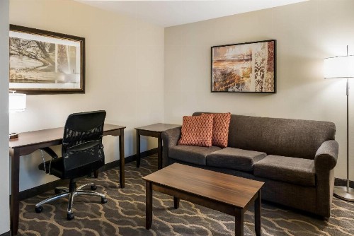 Best Western Plus Grand Castle Inn & Suites Grand Rapids West - image 44
