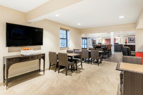Best Western Plus Grand Castle Inn & Suites Grand Rapids West - image 5