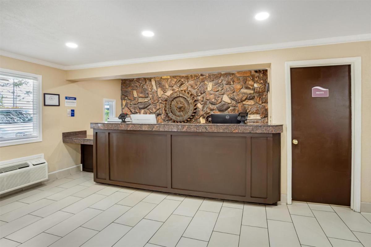 Best Western Gold Country Inn - image 2