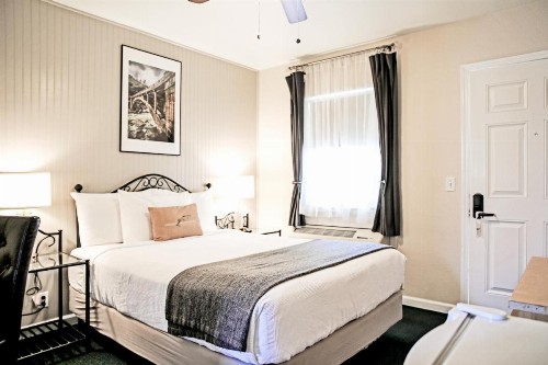 Sierra Mountain Inn - image 15