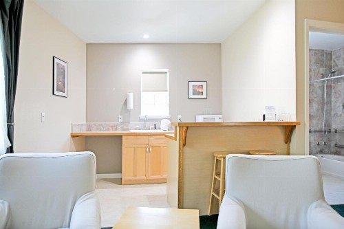 Sierra Mountain Inn - image 38