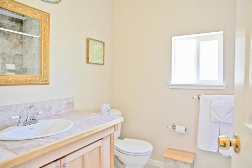 Sierra Mountain Inn - image 47