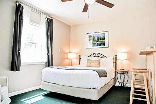 Sierra Mountain Inn - image 7