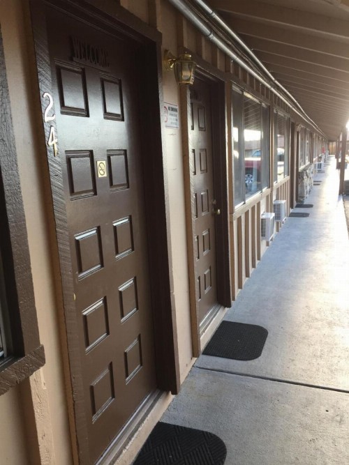 Holiday Lodge - image 2