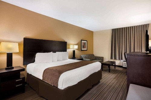 Best Western Plus Houma Inn - image 21