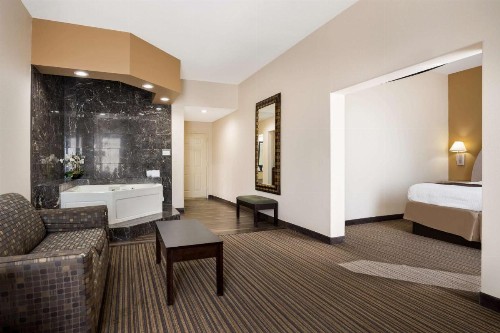 Best Western Plus Houma Inn - image 27