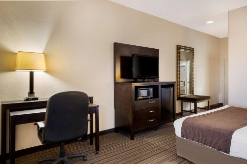 Best Western Plus Houma Inn - image 31