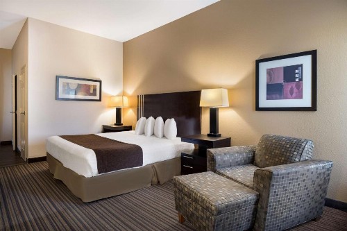 Best Western Plus Houma Inn - image 7