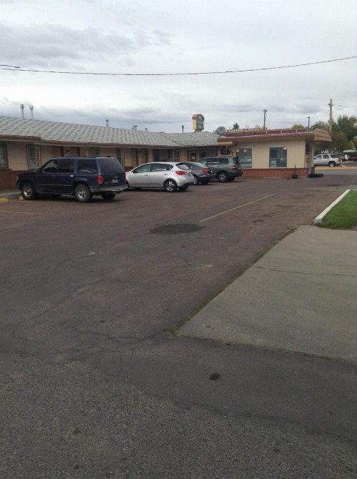 Ski's Western Motel - image 11