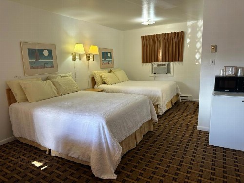 Ski's Western Motel - image 26