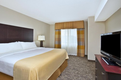 Holiday Inn Green Bay - Stadium an IHG Hotel - image 28