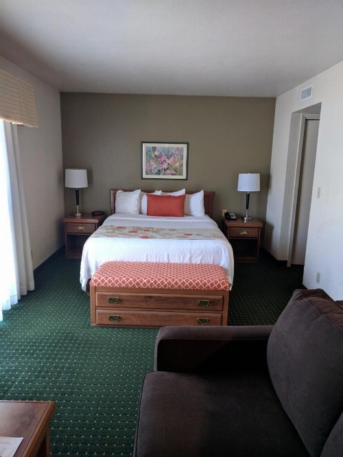 Hawthorn Suites Green Bay - image 14