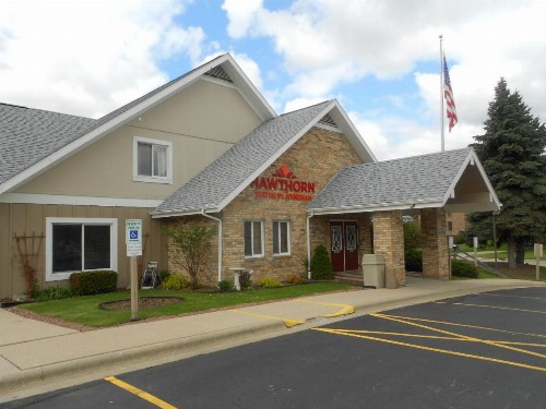 Hawthorn Suites Green Bay - image 17