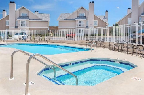 Hawthorn Suites Green Bay - image 4