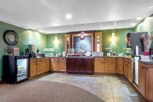 AmericInn by Wyndham Green Bay East - image 39