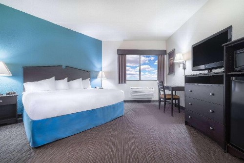 AmericInn by Wyndham Green Bay East - image 4