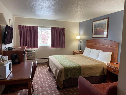 Village Inn Green Bay - image 15