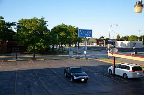 Village Inn Green Bay - image 8