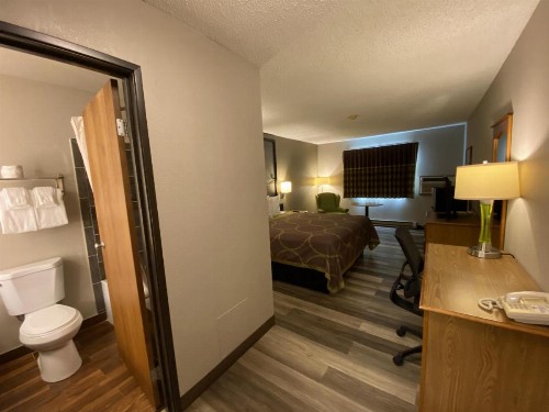 Super 8 by Wyndham Green Bay Near Stadium - image 14