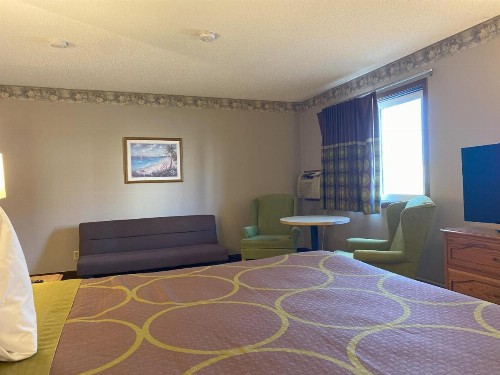 Super 8 by Wyndham Green Bay Near Stadium - image 22