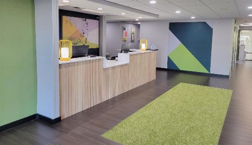 Hampton Inn Green Bay - image 11