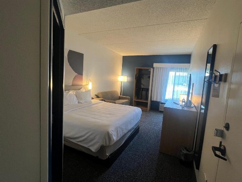 Hampton Inn Green Bay - image 12