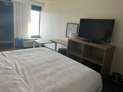 Hampton Inn Green Bay - image 18