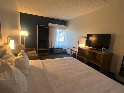 Hampton Inn Green Bay - image 19
