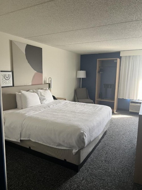 Hampton Inn Green Bay - image 5