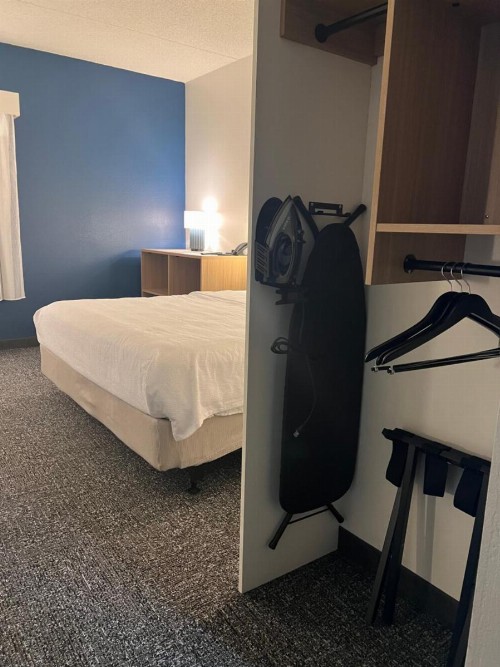 Hampton Inn Green Bay - image 9