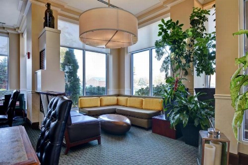 Hilton Garden Inn Green Bay - image 13