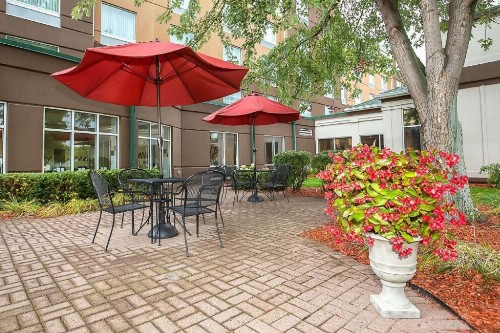 Hilton Garden Inn Green Bay - image 25