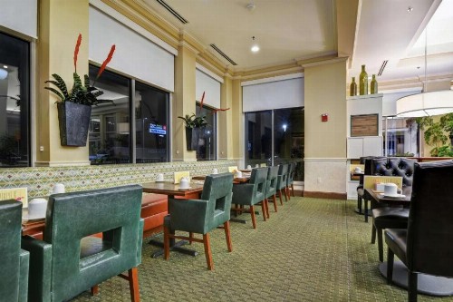 Hilton Garden Inn Green Bay - image 30