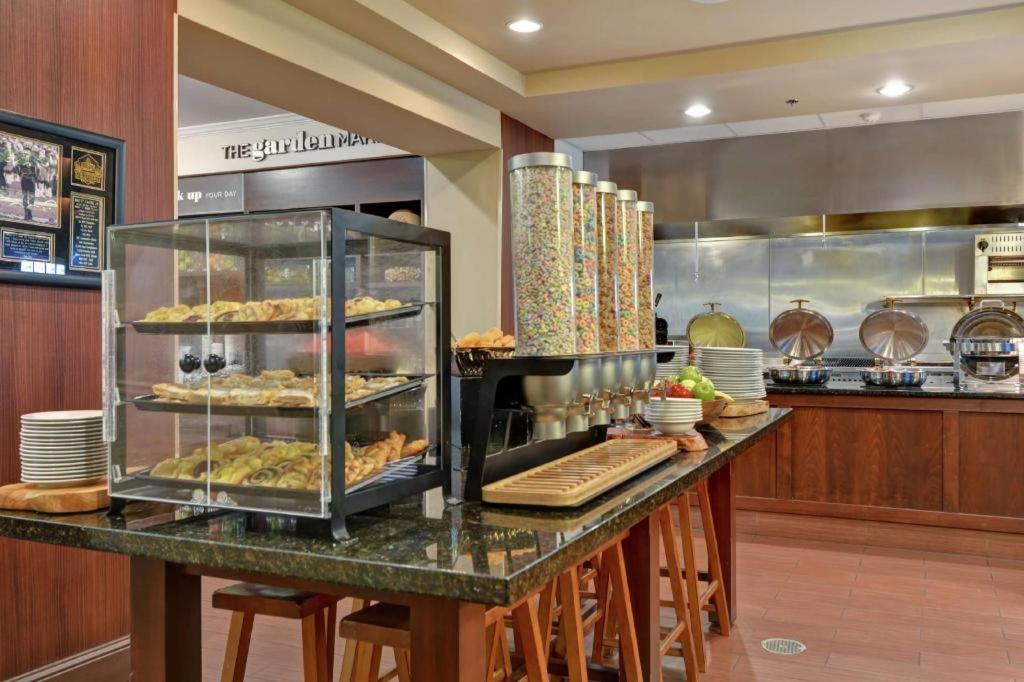 Hilton Garden Inn Green Bay - image 3