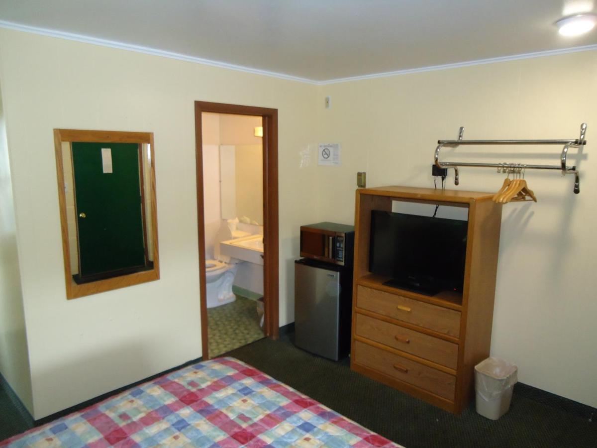 Tower Motel - image 7