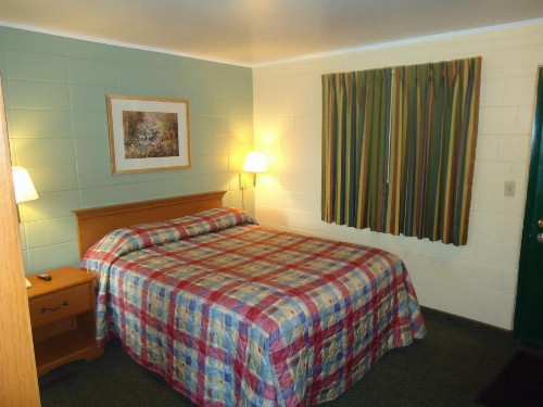 Tower Motel - image 9