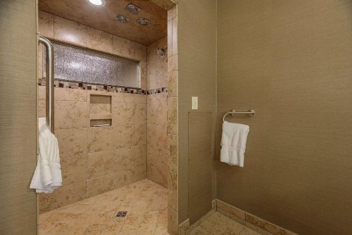 Comfort Suites Green Bay - image 13