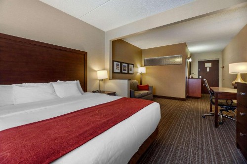 Comfort Suites Green Bay - image 37