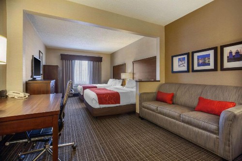 Comfort Suites Green Bay - image 45