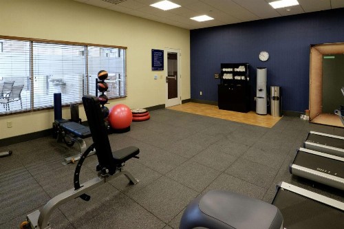 Hampton Inn Green Bay Downtown - image 10