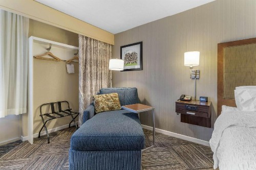 Hampton Inn Green Bay Downtown - image 19