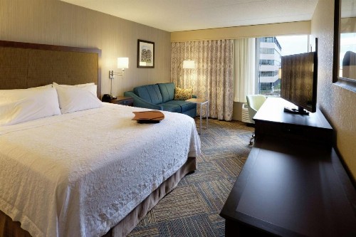 Hampton Inn Green Bay Downtown - image 27
