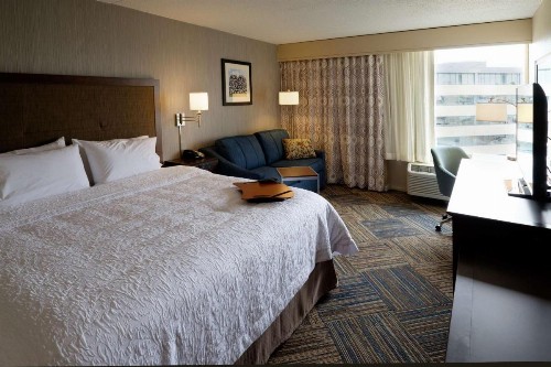 Hampton Inn Green Bay Downtown - image 31