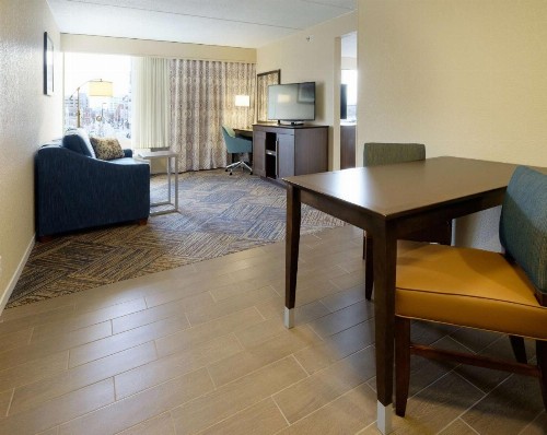 Hampton Inn Green Bay Downtown - image 37