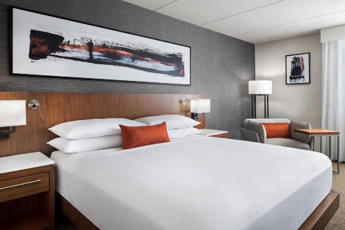 Delta Hotels by Marriott Green Bay - image 36