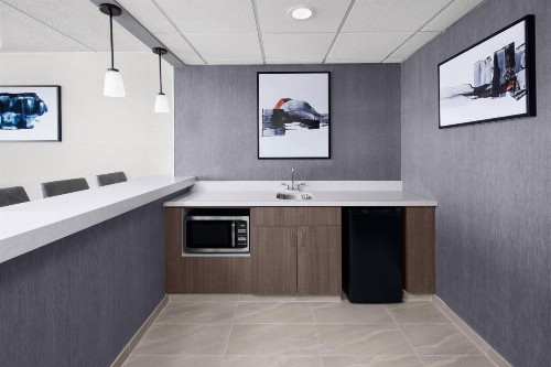 Delta Hotels by Marriott Green Bay - image 38
