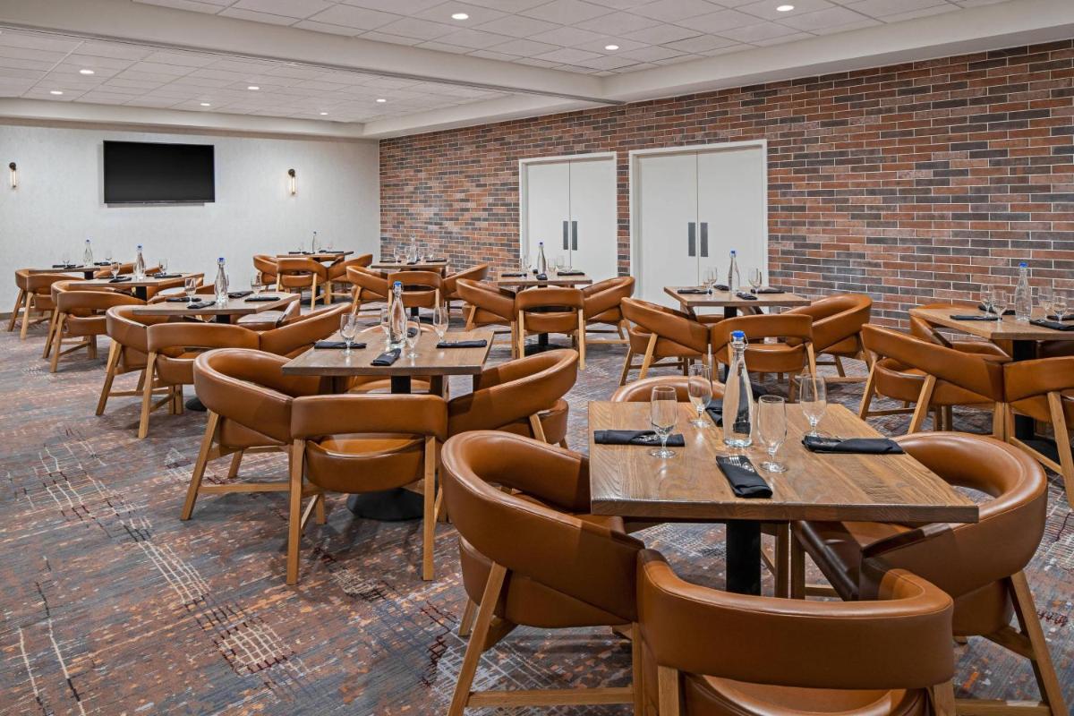 Delta Hotels by Marriott Green Bay - image 5