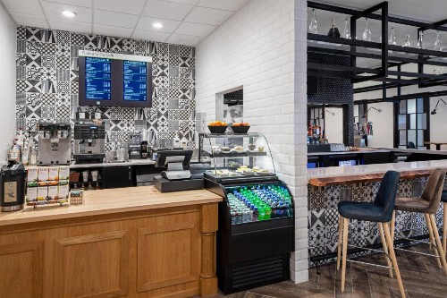 Delta Hotels by Marriott Green Bay - image 7